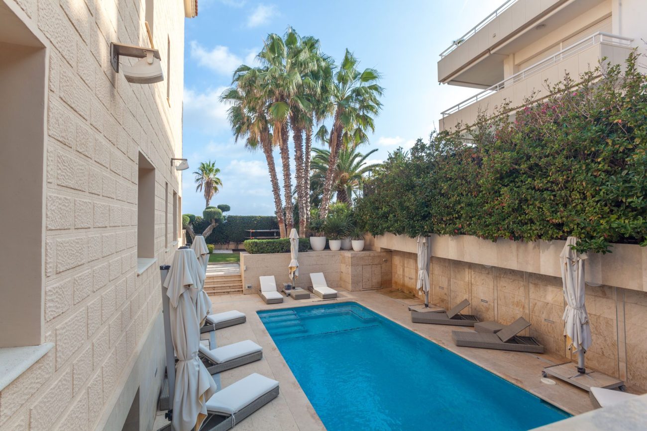 An Exclusive House on the first line to the sea in Sitges