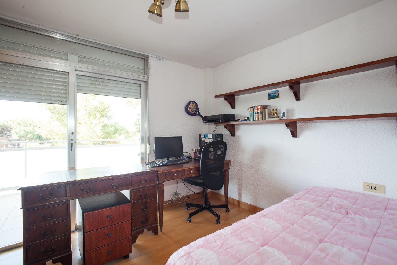 Penthouse with terrace and pool in the best area of ​​Gavá