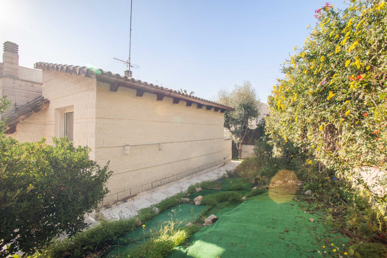 Bright house with sea views in Sitges