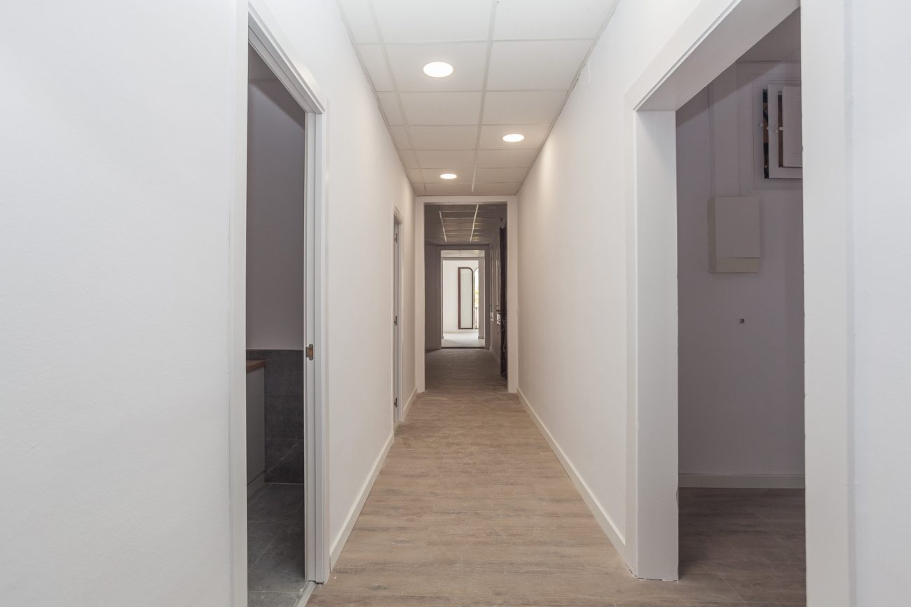 Office for rent on the main promenade of the city in the very center