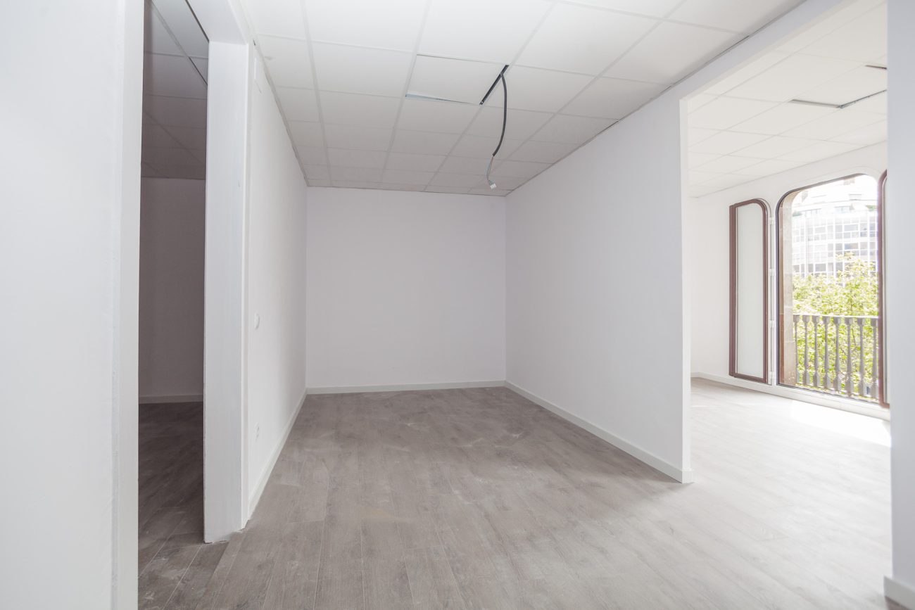 Office for rent on the main promenade of the city in the very center