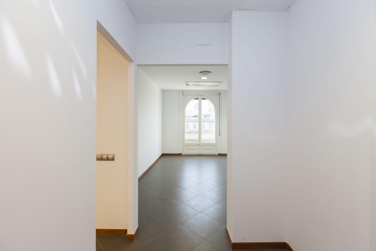 The prestige, historical value, luxury, and style of your office are indicators of your business status. Fantastic office space for rent that is meant to become the face of your business!