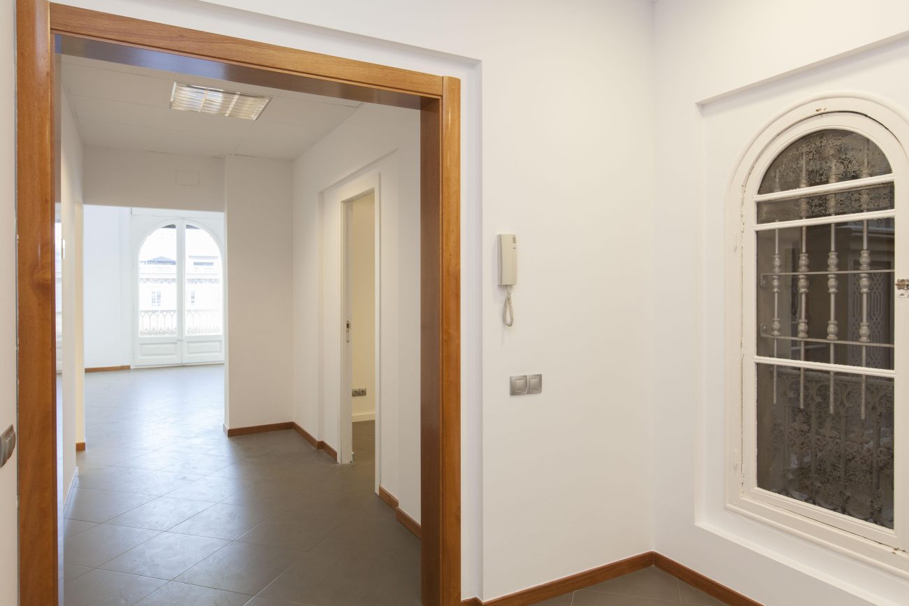 The prestige, historical value, luxury, and style of your office are indicators of your business status. Fantastic office space for rent that is meant to become the face of your business!