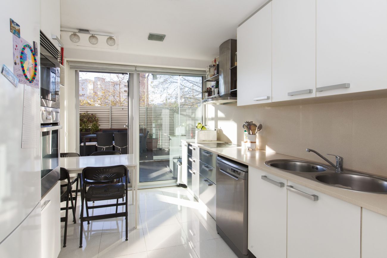 Spacious apartment with terrace in Diagonal Mar