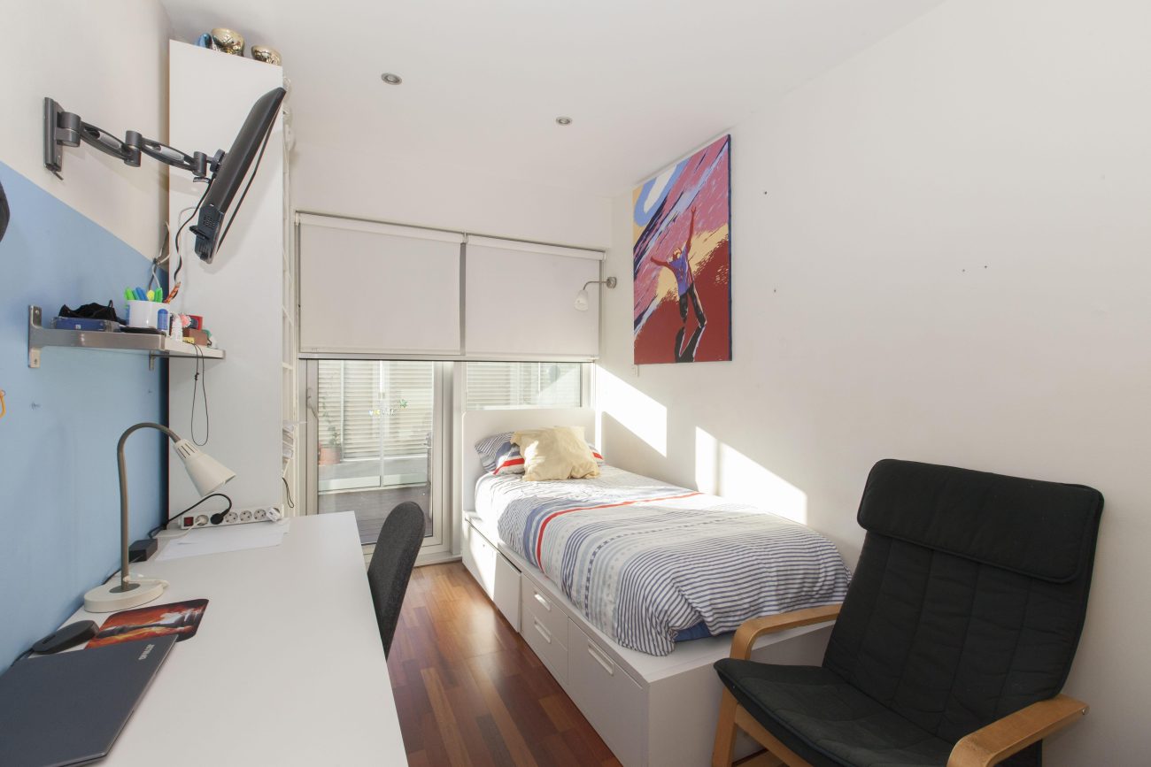 Spacious apartment with terrace in Diagonal Mar