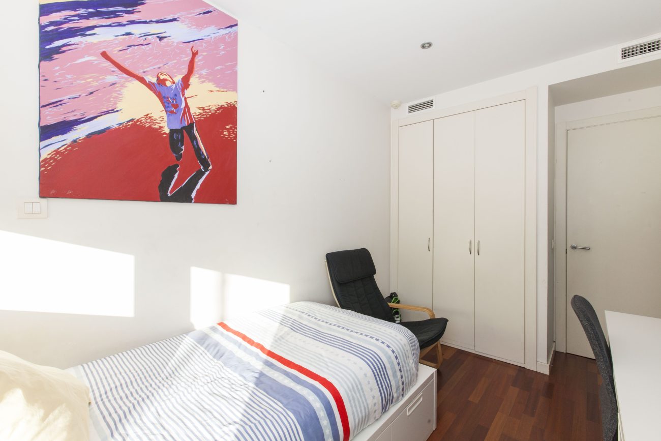 Spacious apartment with terrace in Diagonal Mar