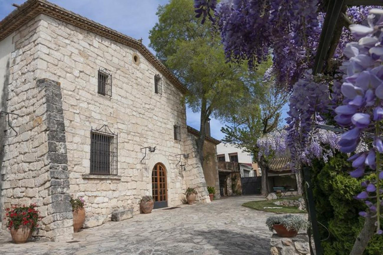 A winery for gastronomy and wine lovers