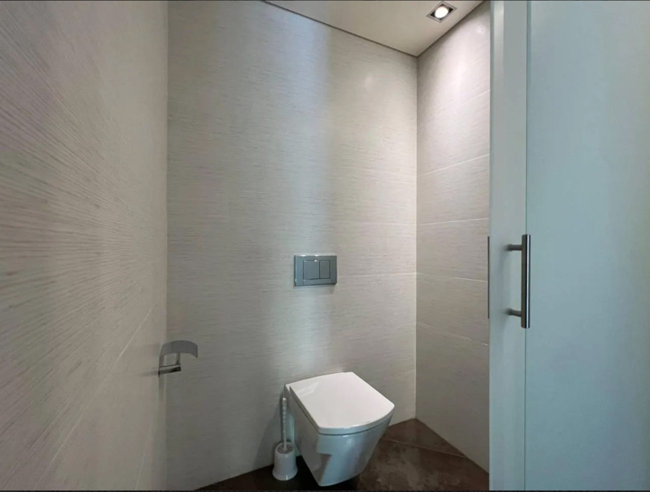 Corner office with the renovation on Paseo de Gracia with amazing view
