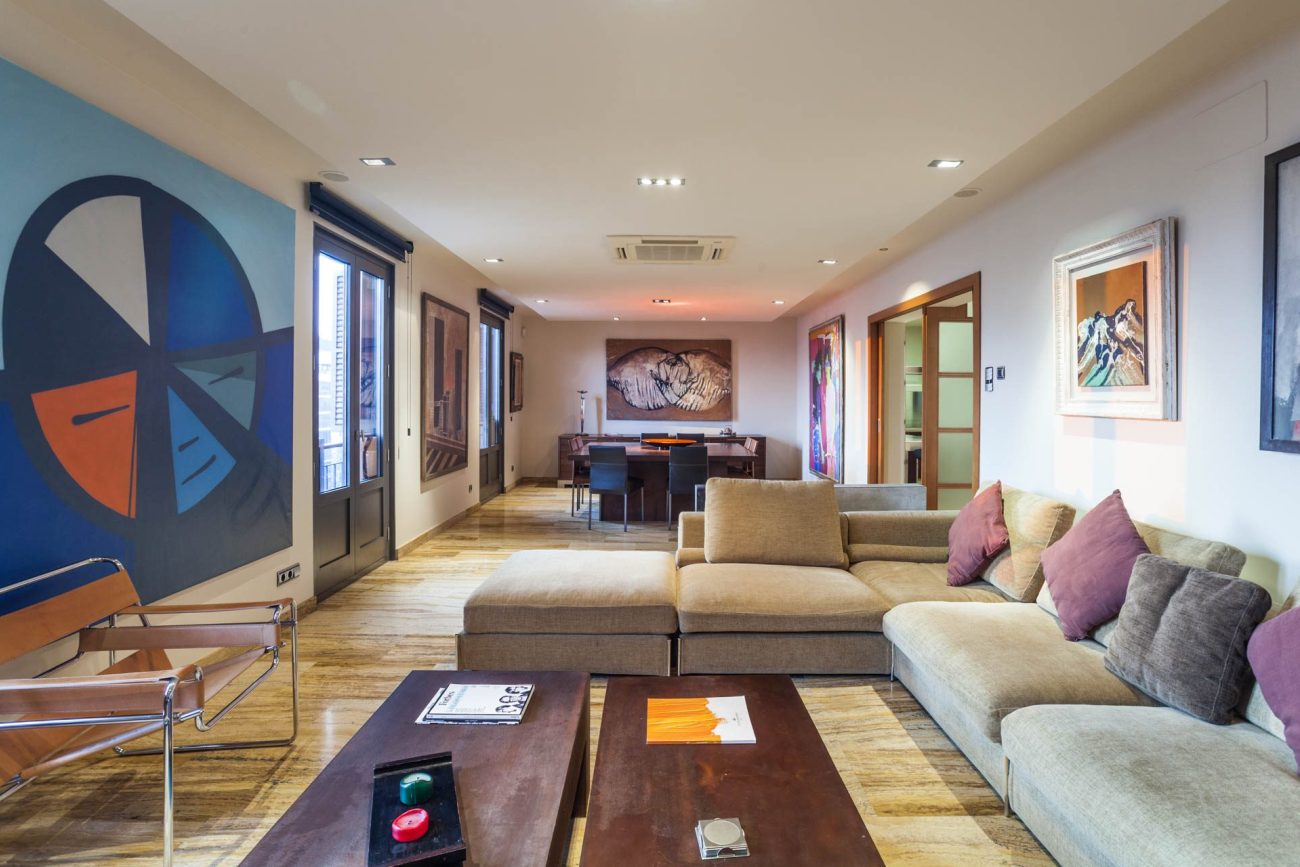 Charming Apartment on Paseo de Gracia: A Haven of Beauty and Style