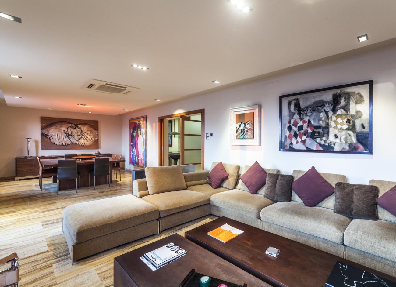 Charming Apartment on Paseo de Gracia: A Haven of Beauty and Style