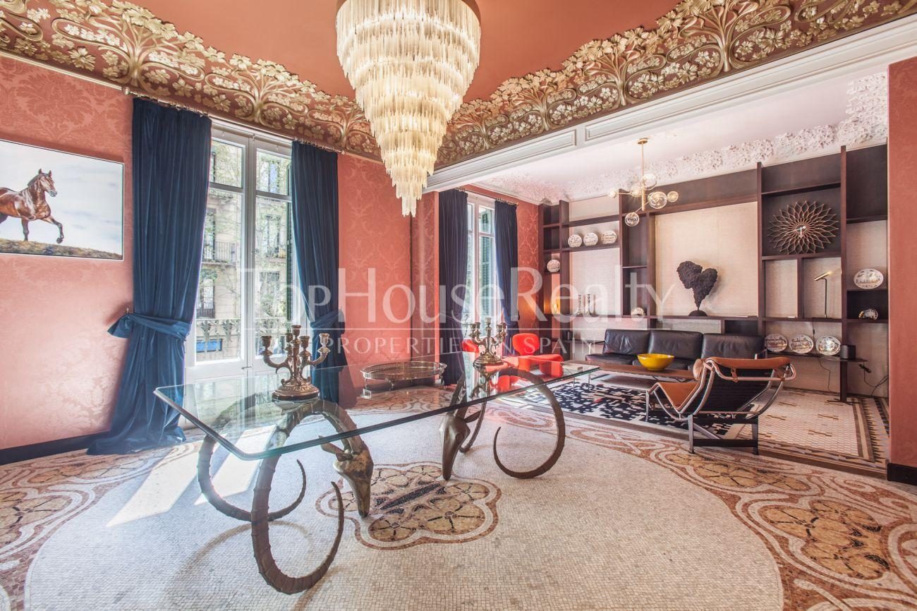Spectacular flat in the Golden Square of Barcelona