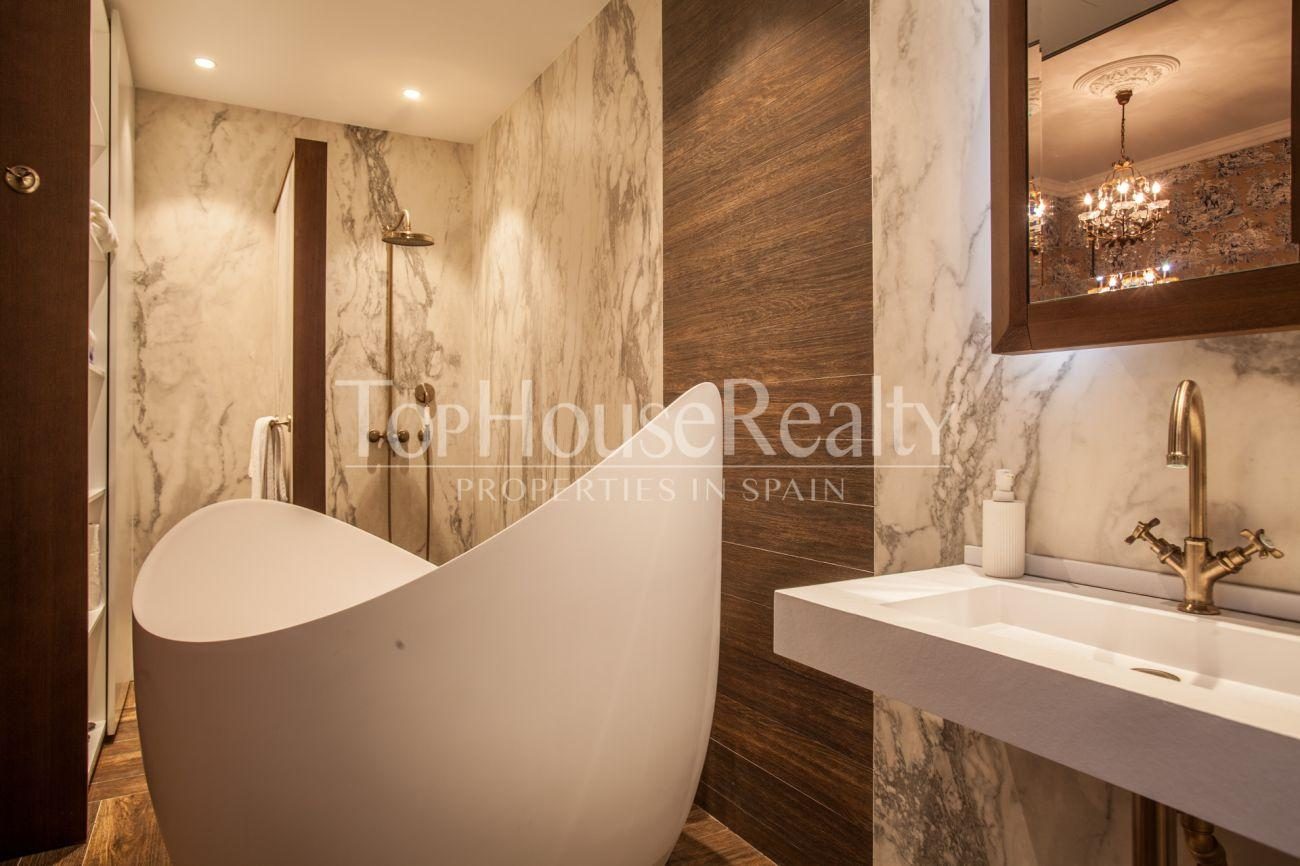 Spectacular flat in the Golden Square of Barcelona