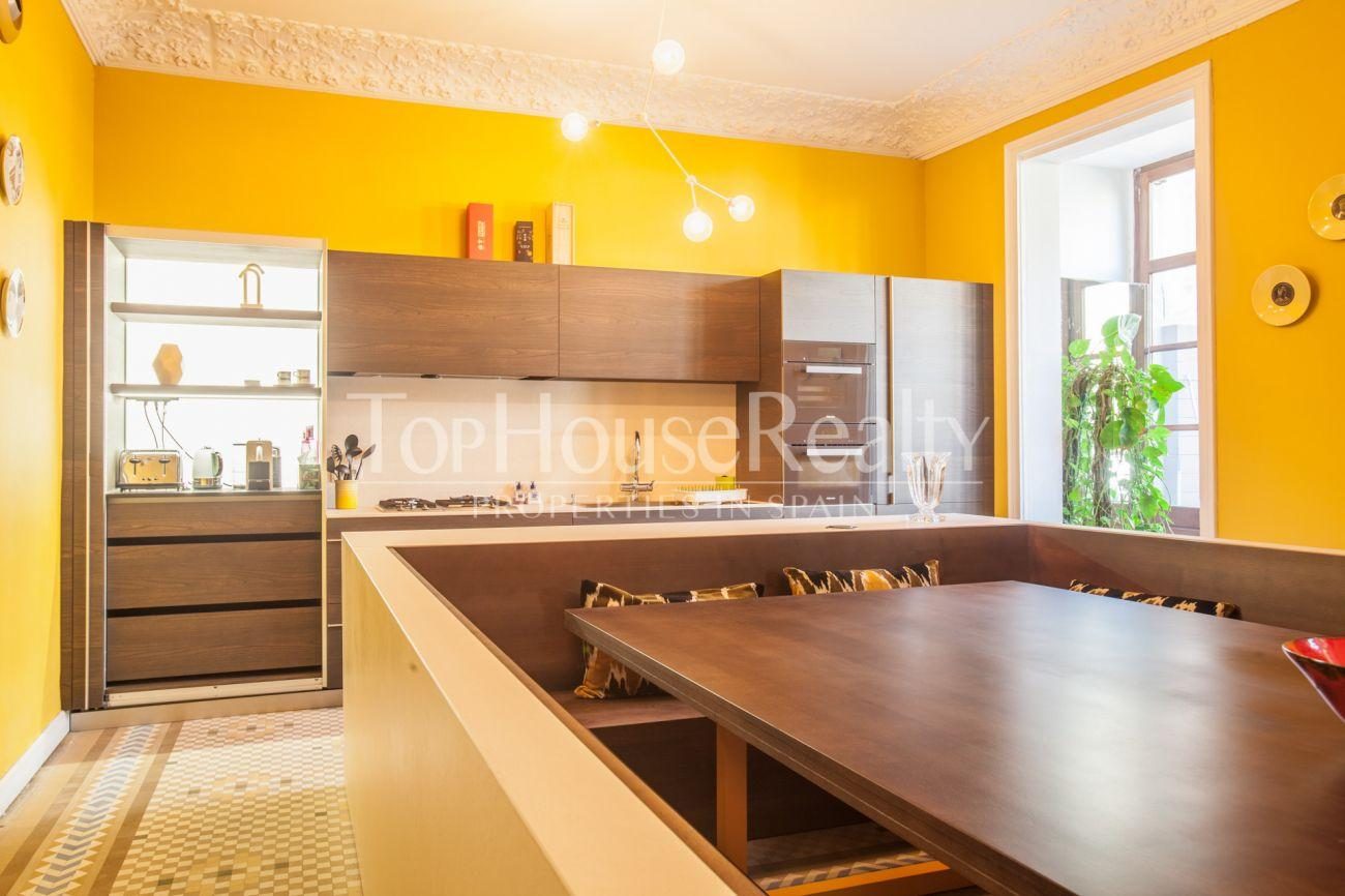 Spectacular flat in the Golden Square of Barcelona