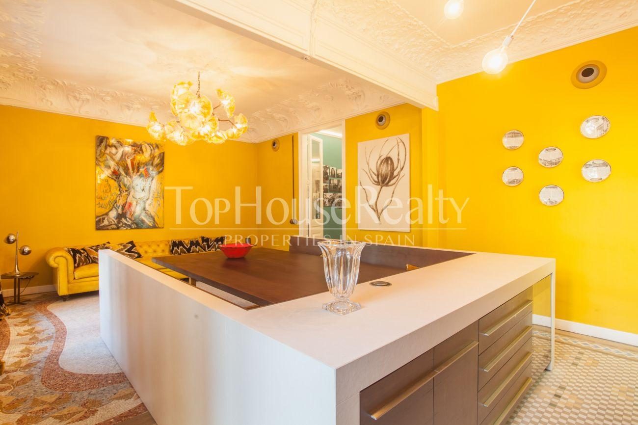 Spectacular flat in the Golden Square of Barcelona
