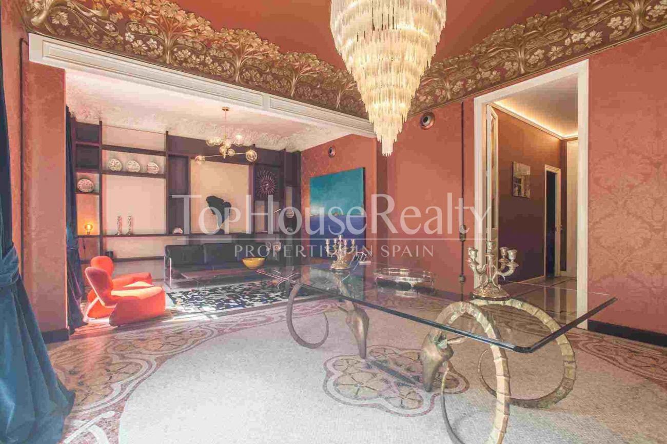 Spectacular flat in the Golden Square of Barcelona