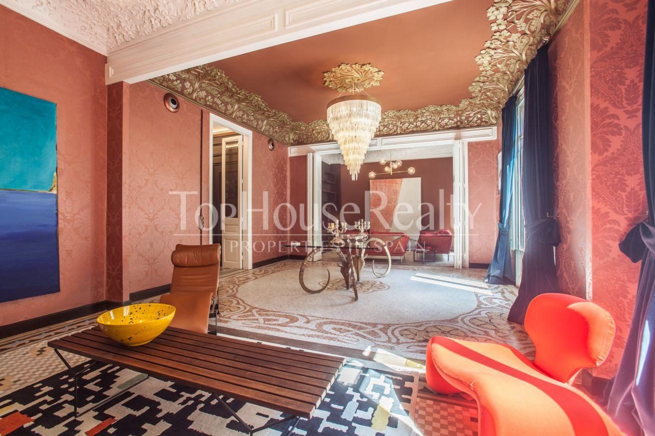 Spectacular flat in the Golden Square of Barcelona