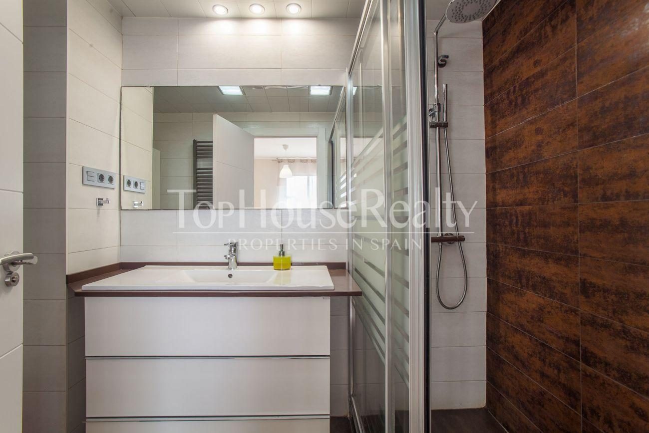 Nice and sunny apartment near Anec Blau shopping centre