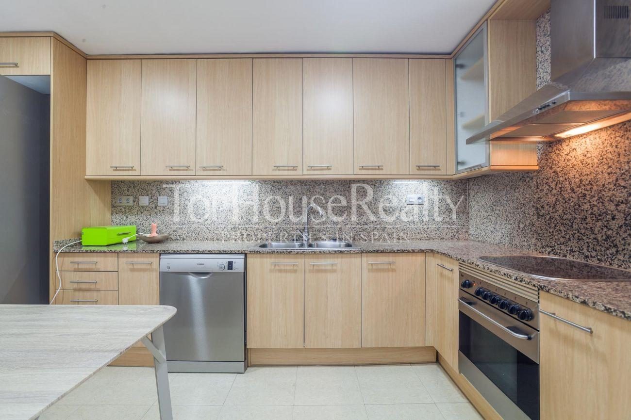 Nice and sunny apartment near Anec Blau shopping centre