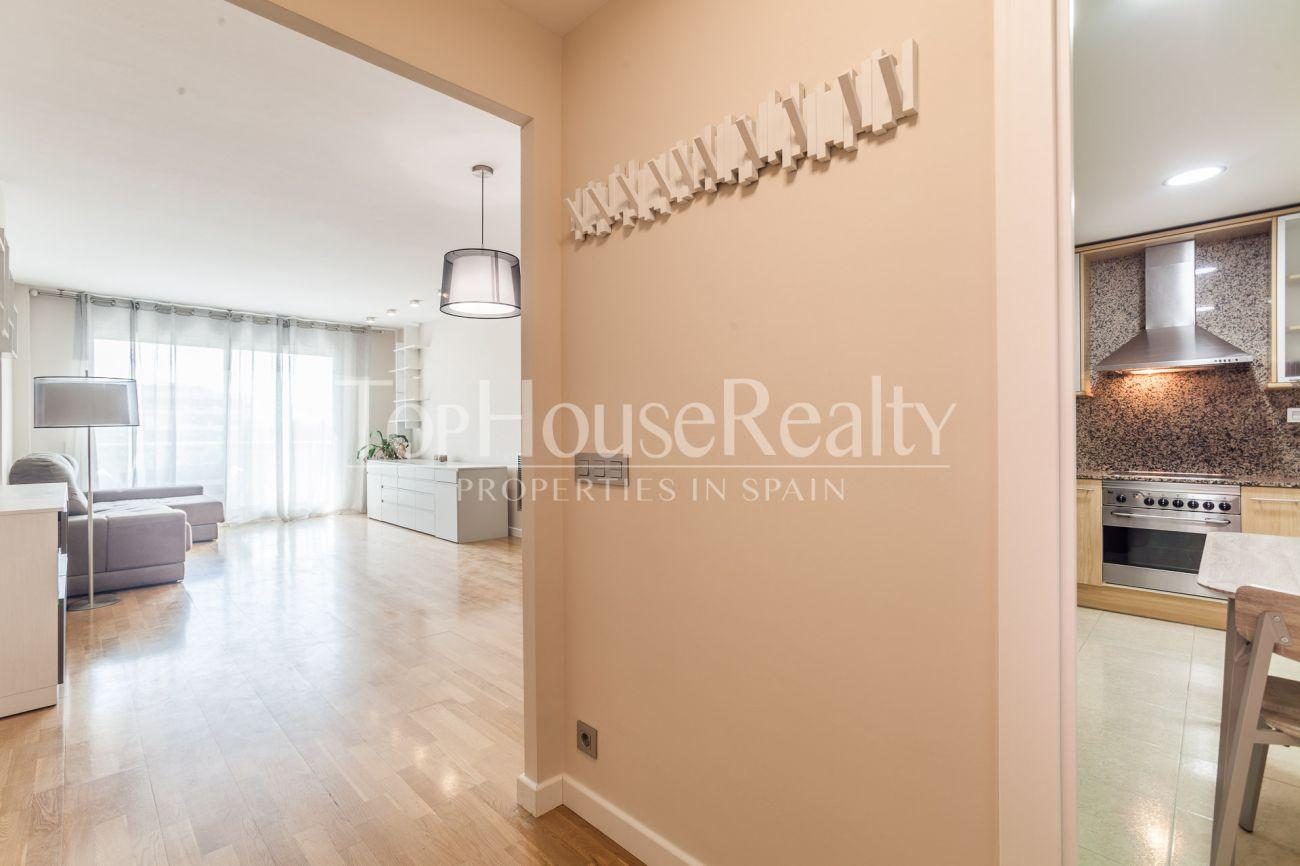 Nice and sunny apartment near Anec Blau shopping centre