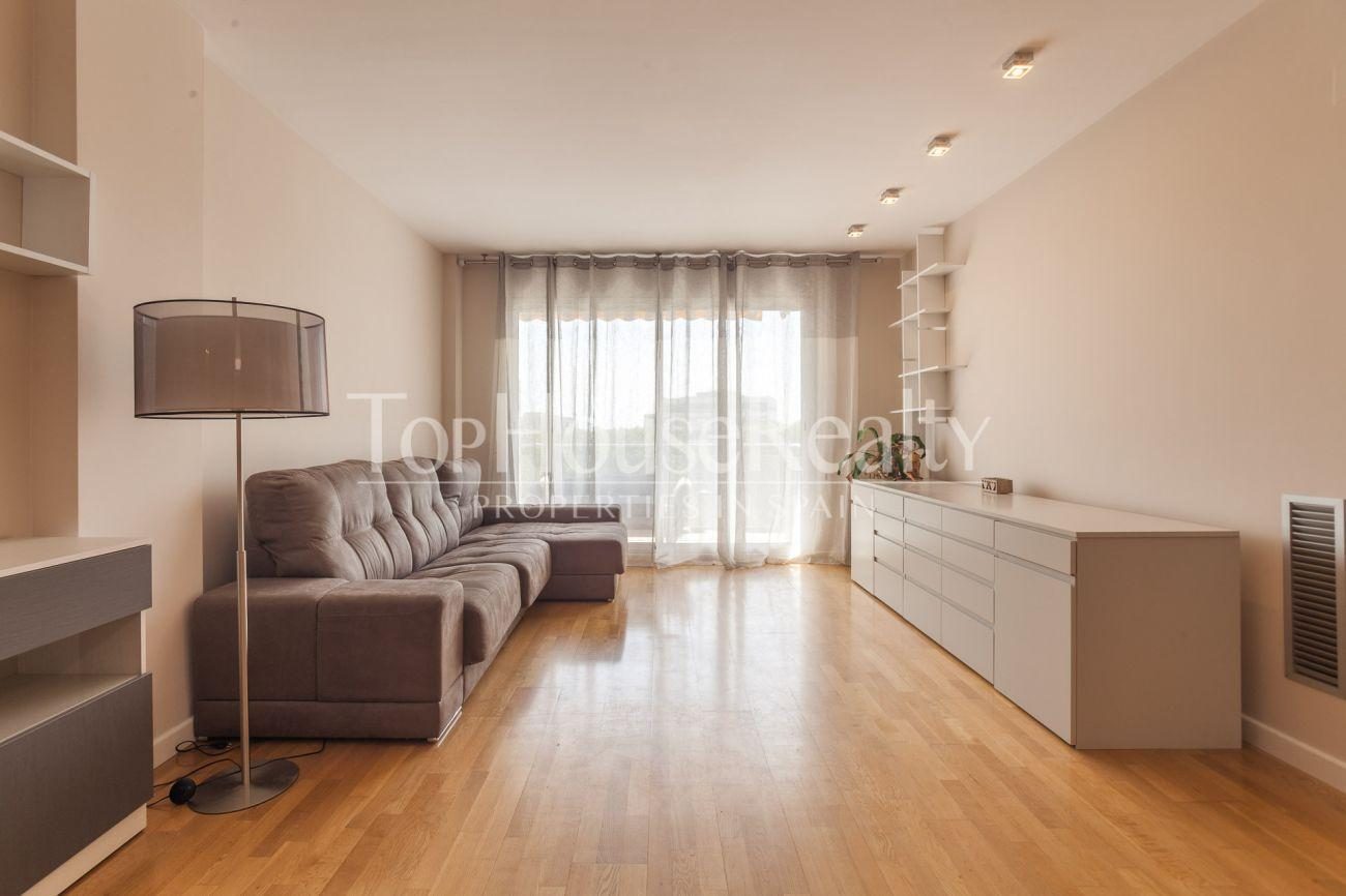 Nice and sunny apartment near Anec Blau shopping centre