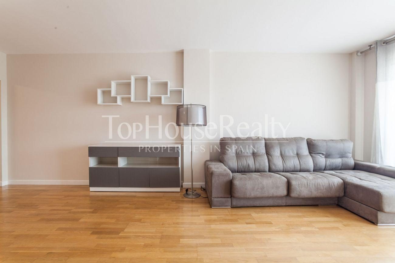 Nice and sunny apartment near Anec Blau shopping centre