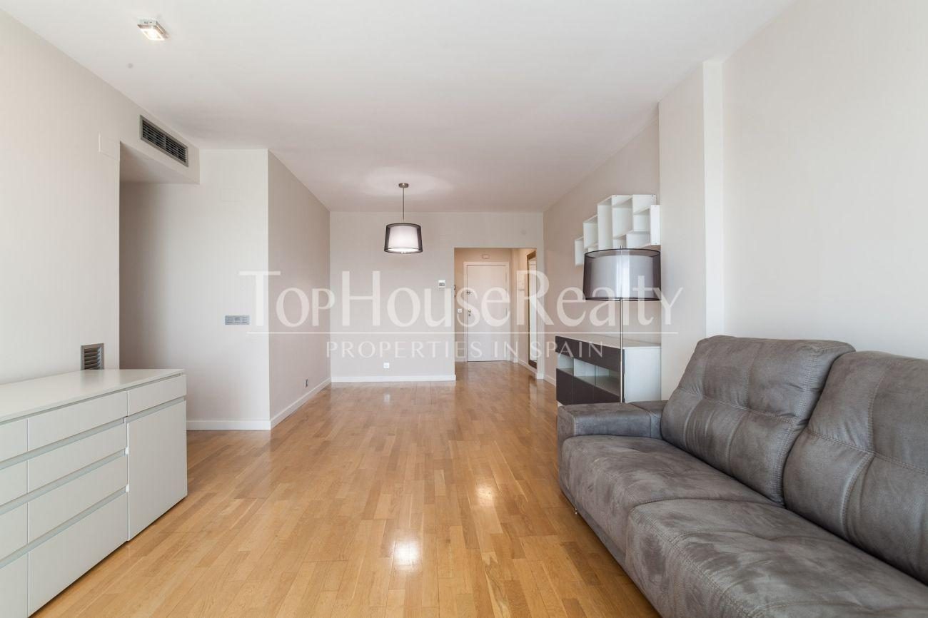 Nice and sunny apartment near Anec Blau shopping centre
