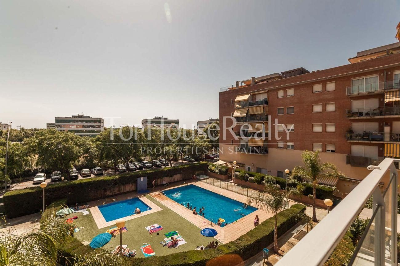 Nice and sunny apartment near Anec Blau shopping centre
