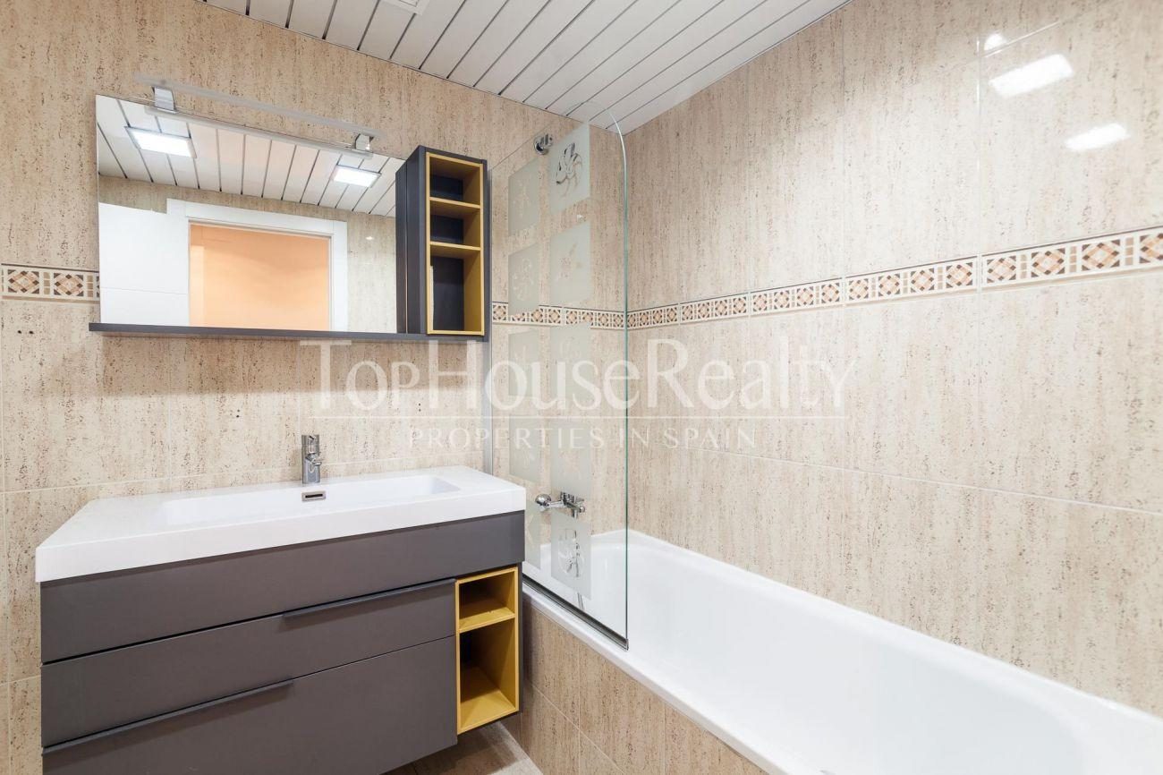 Nice and sunny apartment near Anec Blau shopping centre