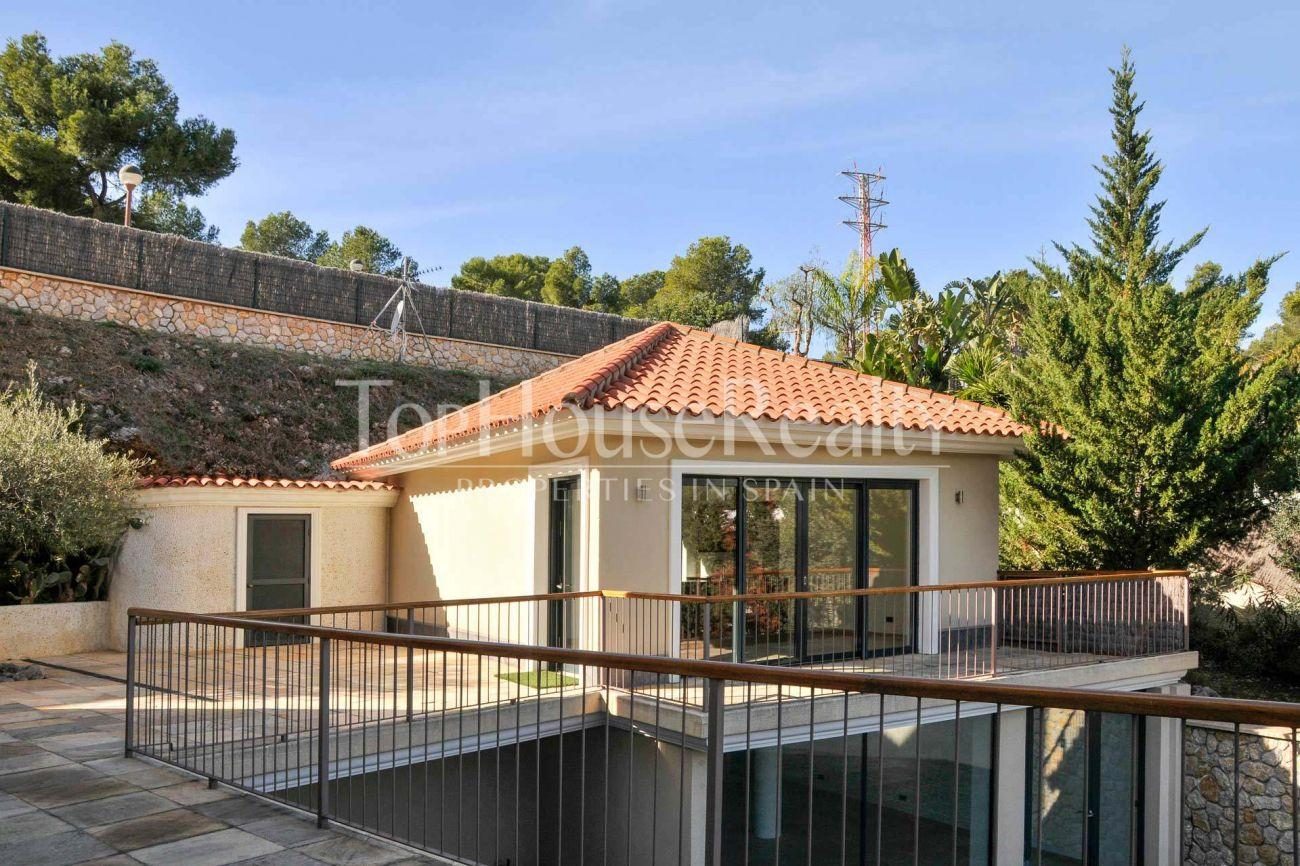 Great house in the best community near Barcelona