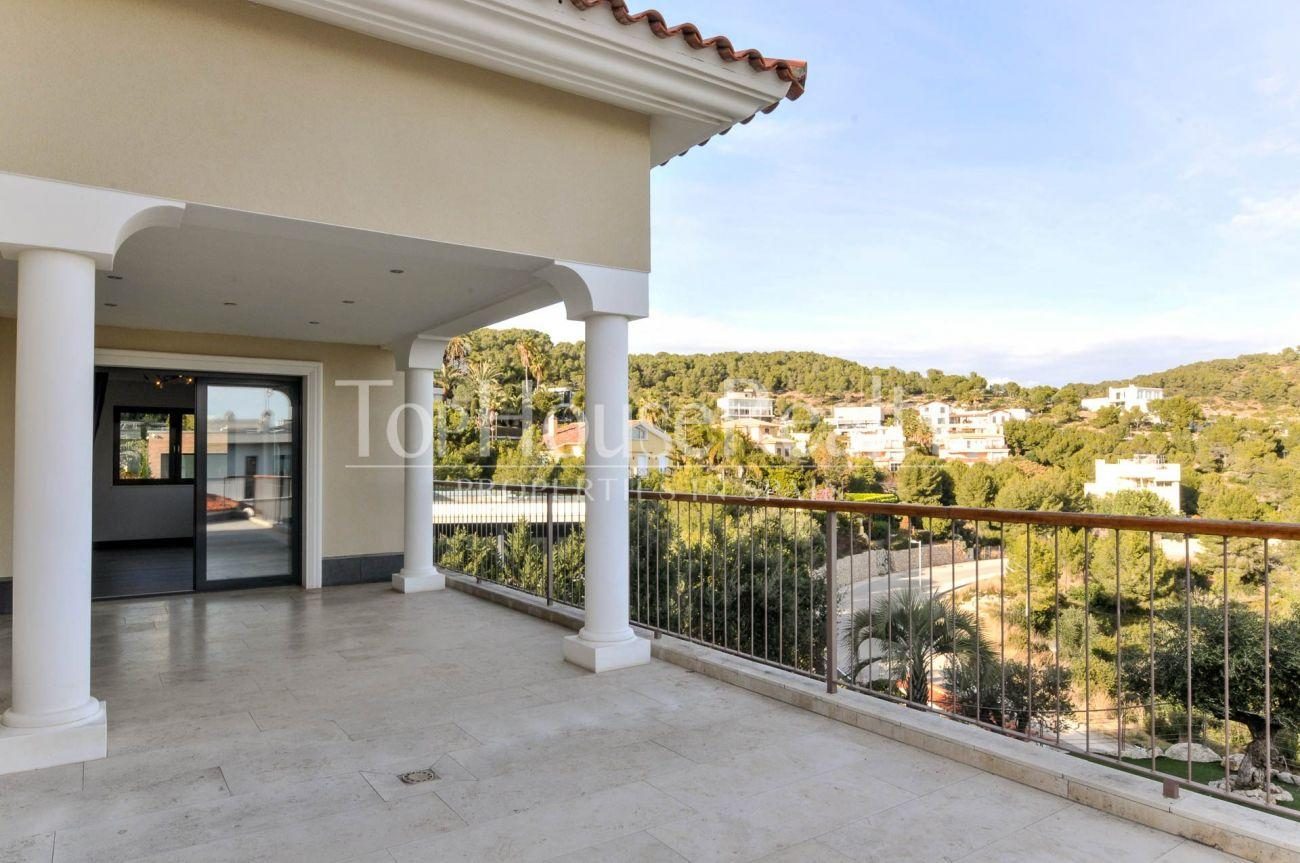 Great house in the best community near Barcelona