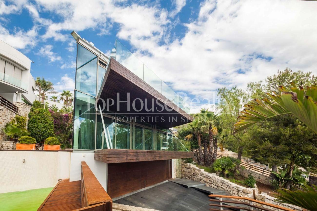 Magnificent modern house with views in Can Girona, Sitges