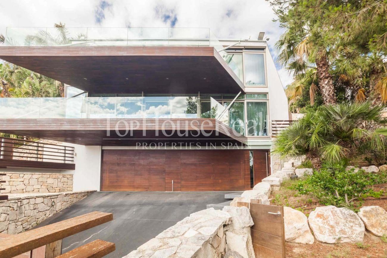 Magnificent modern house with views in Can Girona, Sitges