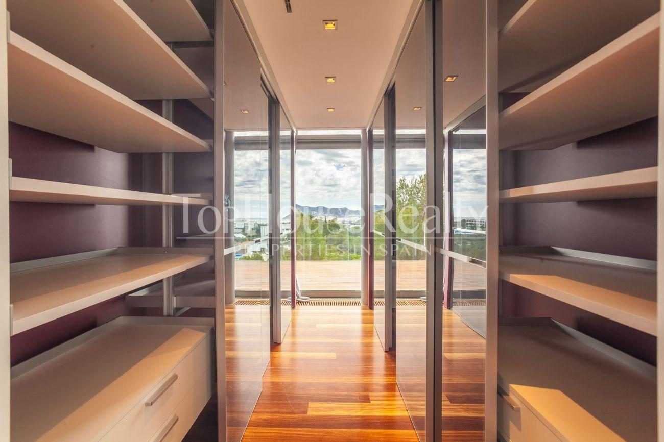 Magnificent modern house with views in Can Girona, Sitges