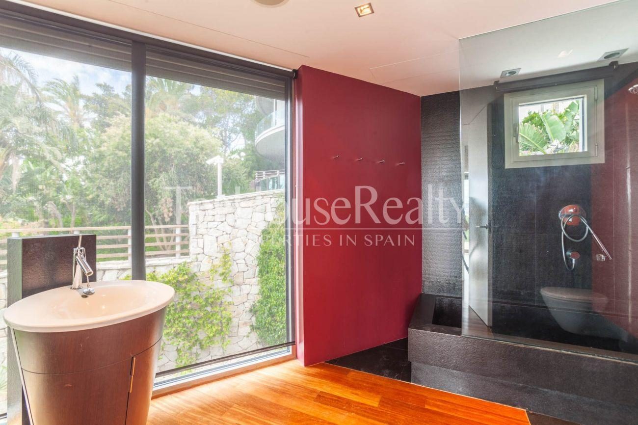 Magnificent modern house with views in Can Girona, Sitges