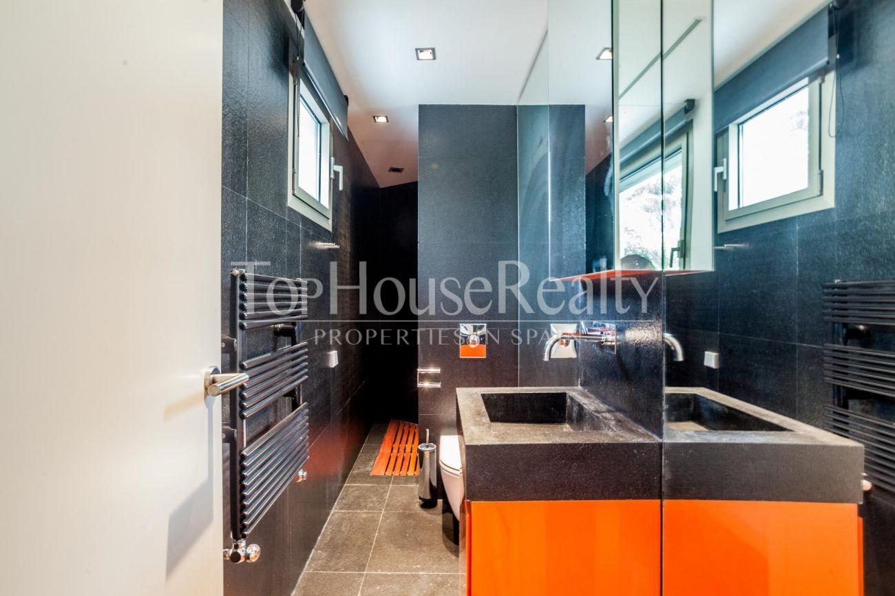 Magnificent modern house with views in Can Girona, Sitges