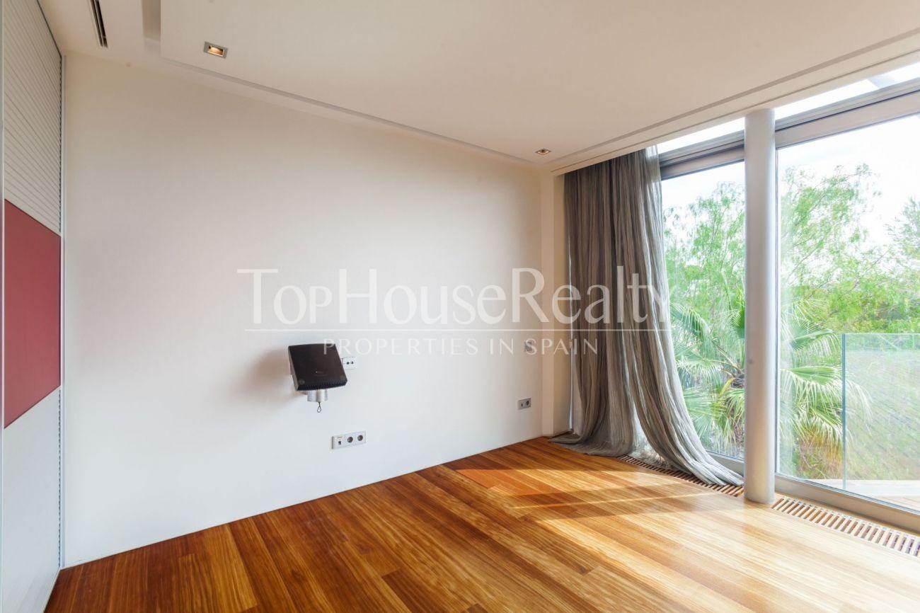 Magnificent modern house with views in Can Girona, Sitges