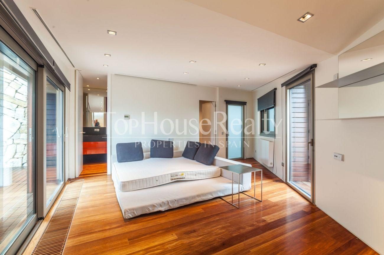 Magnificent modern house with views in Can Girona, Sitges