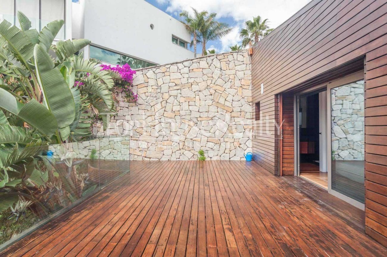 Magnificent modern house with views in Can Girona, Sitges