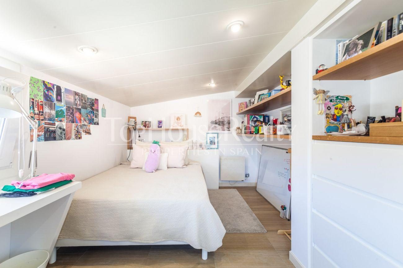 Bright penthouse in Pedralbes