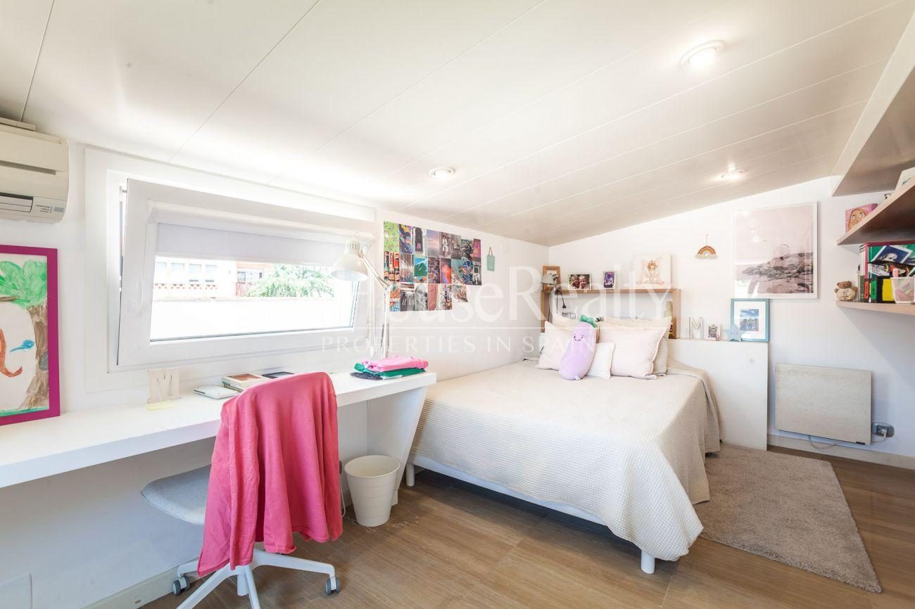 Bright penthouse in Pedralbes