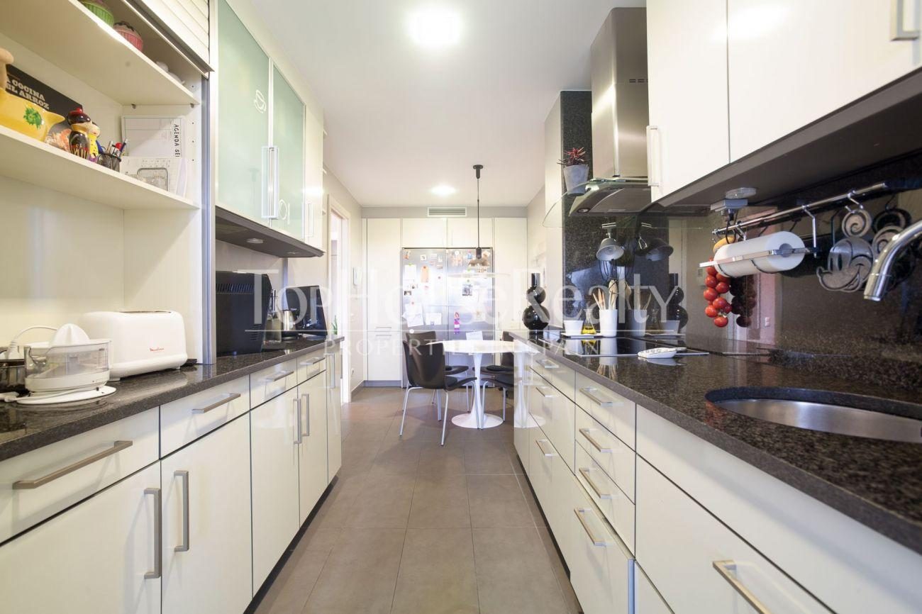 Bright penthouse in Pedralbes