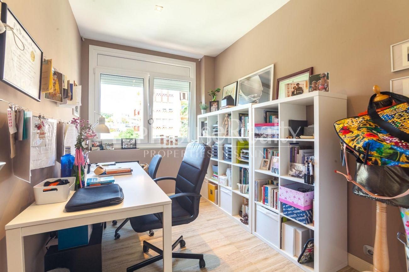 Bright penthouse in Pedralbes