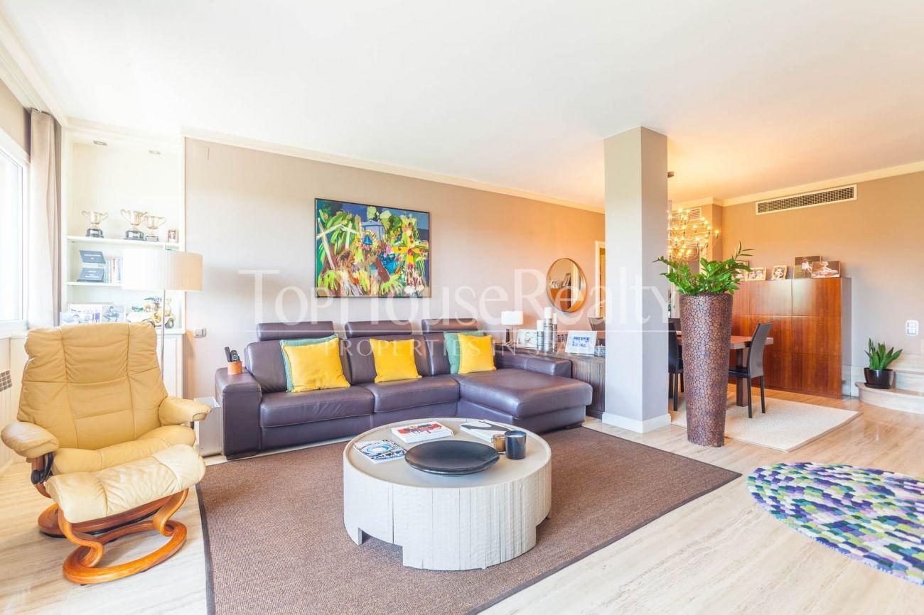 Bright penthouse in Pedralbes