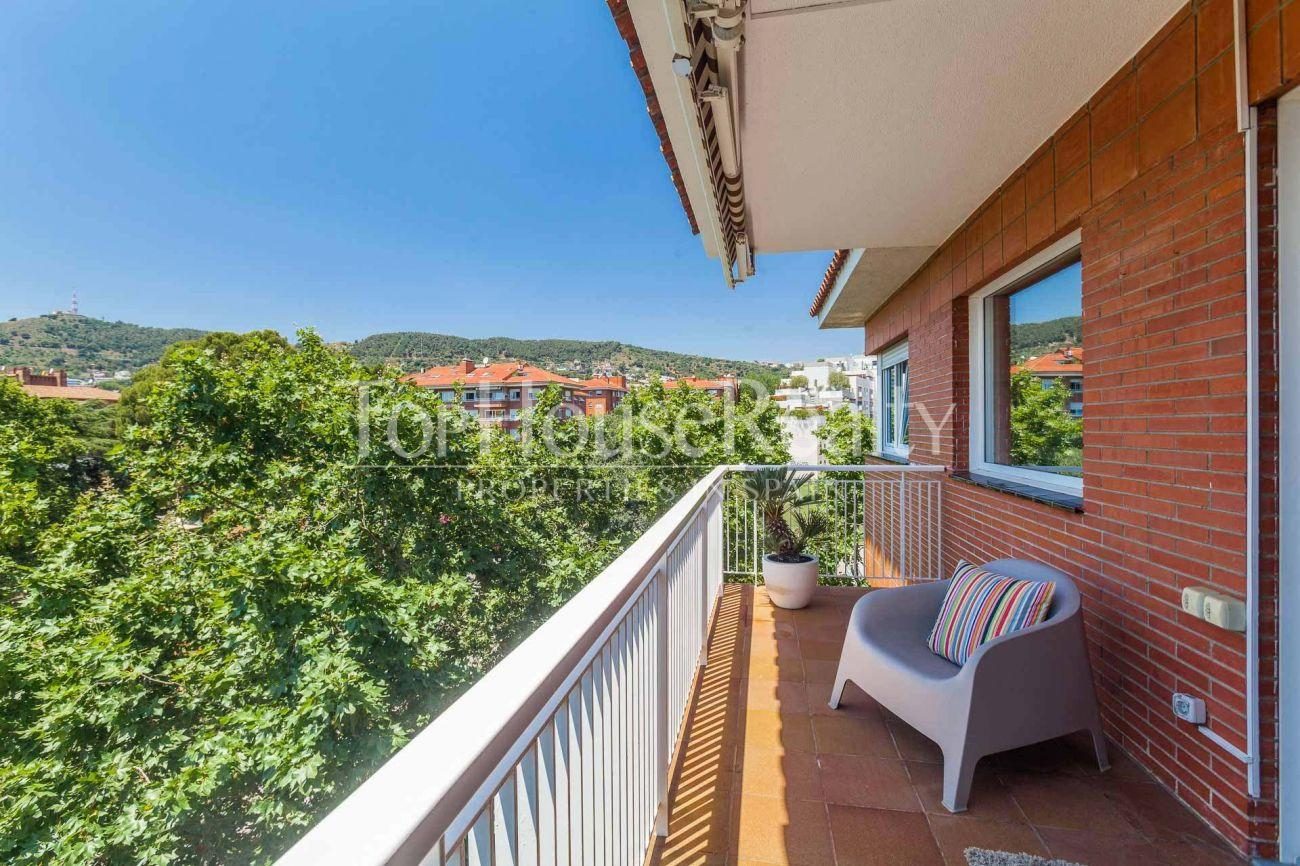 Bright penthouse in Pedralbes