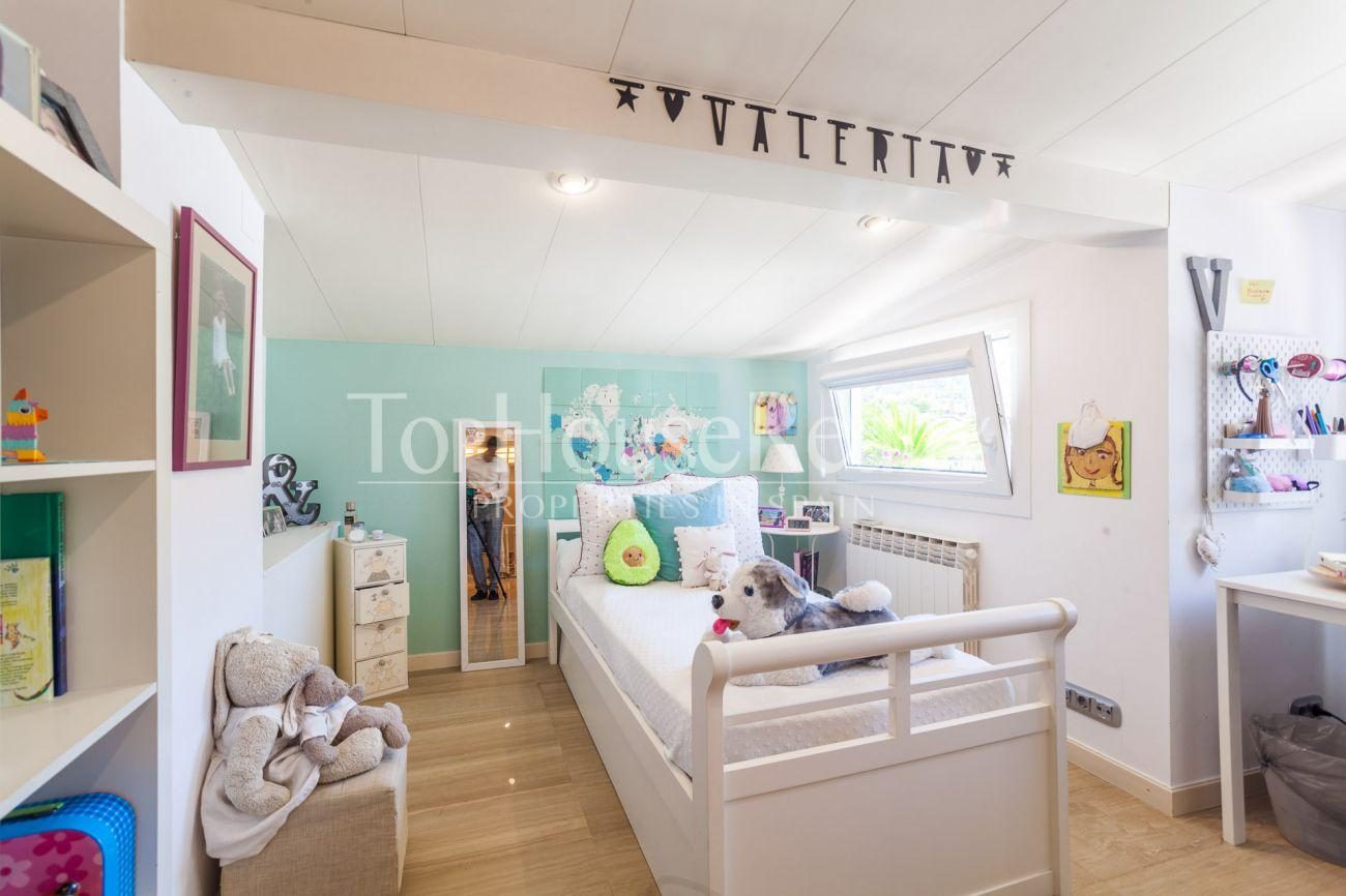Bright penthouse in Pedralbes