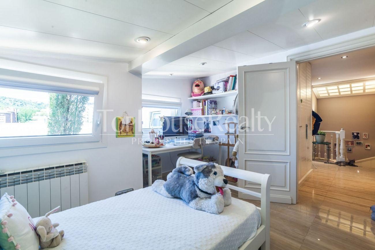 Bright penthouse in Pedralbes