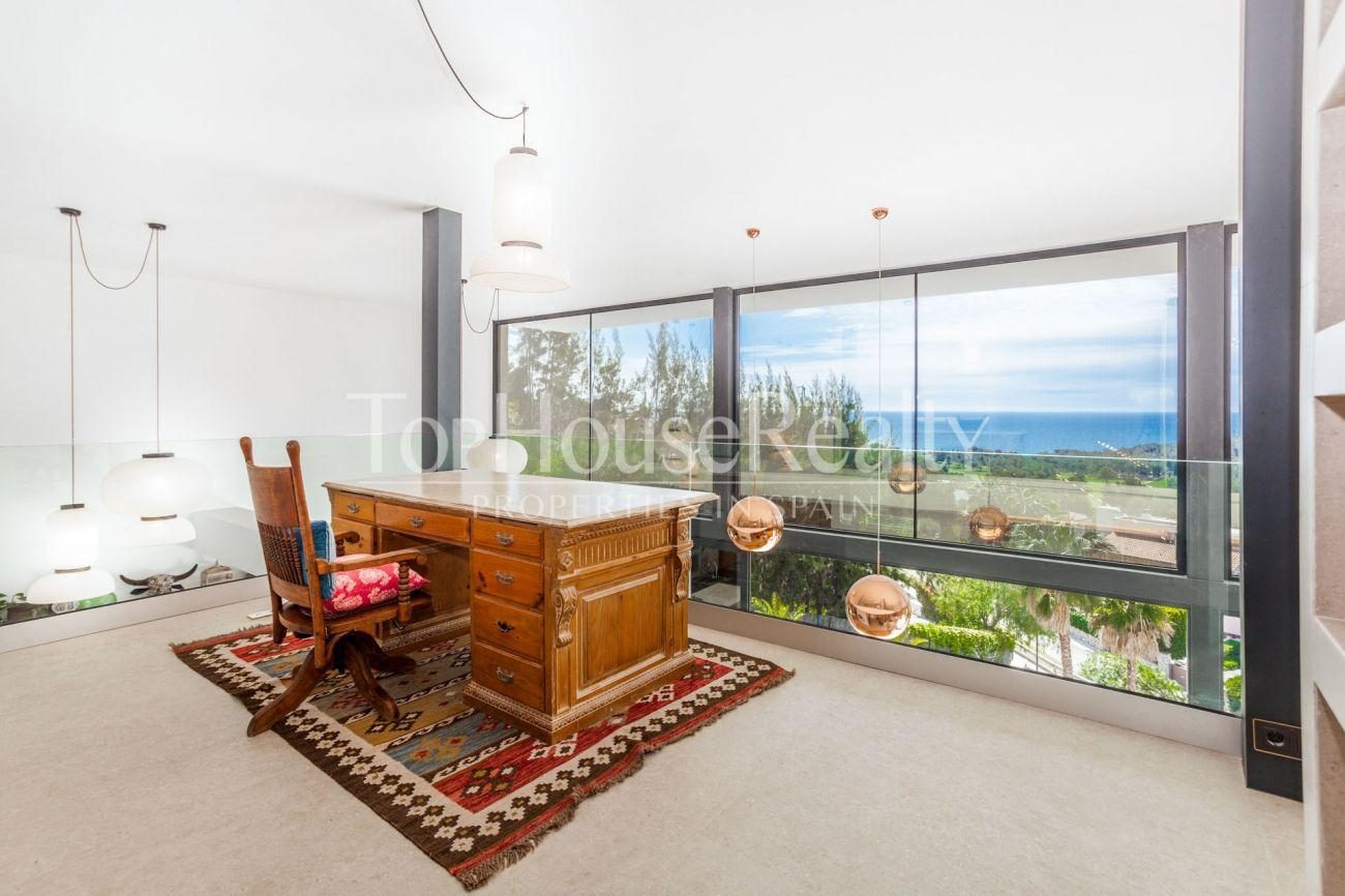Spectacular new house with incredible views