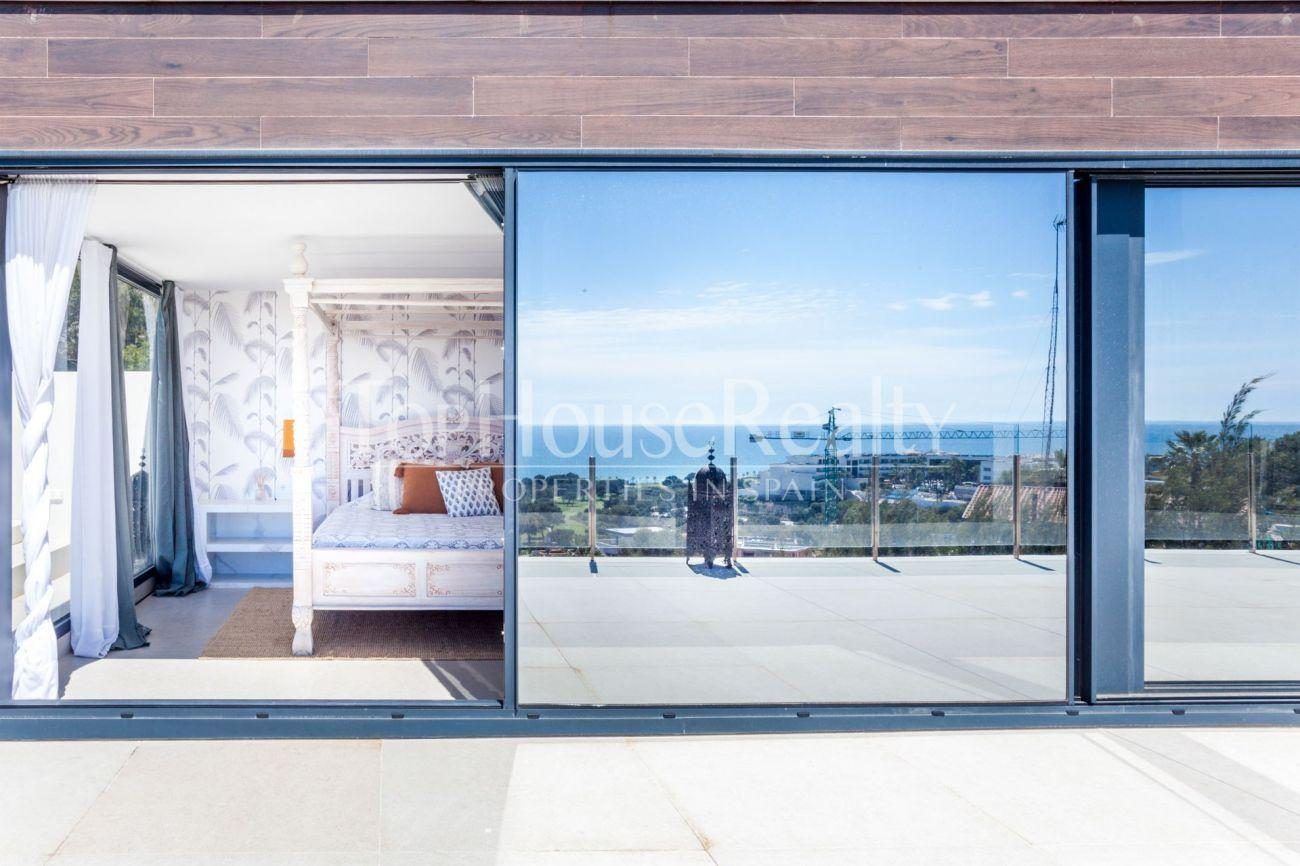 Spectacular new house with incredible views