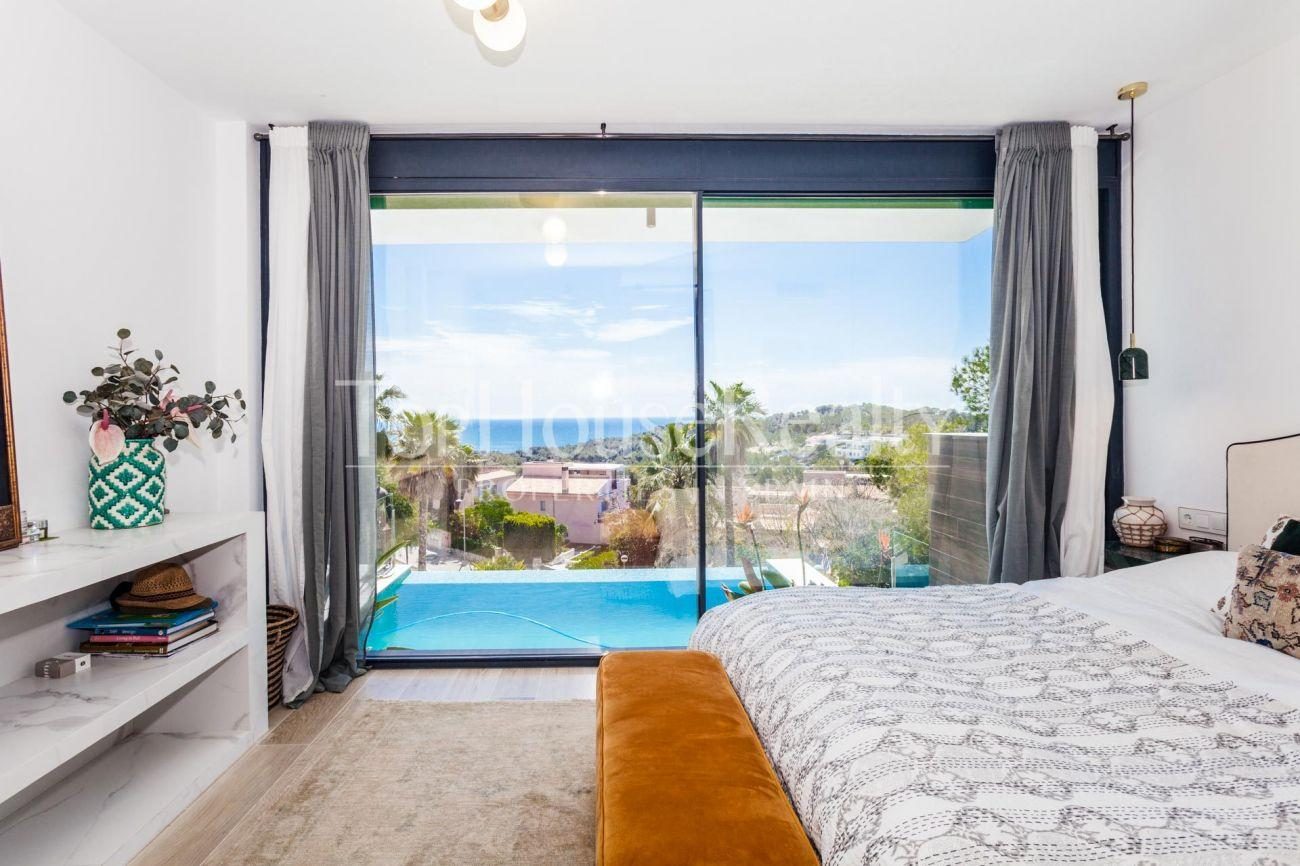 Spectacular new house with incredible views