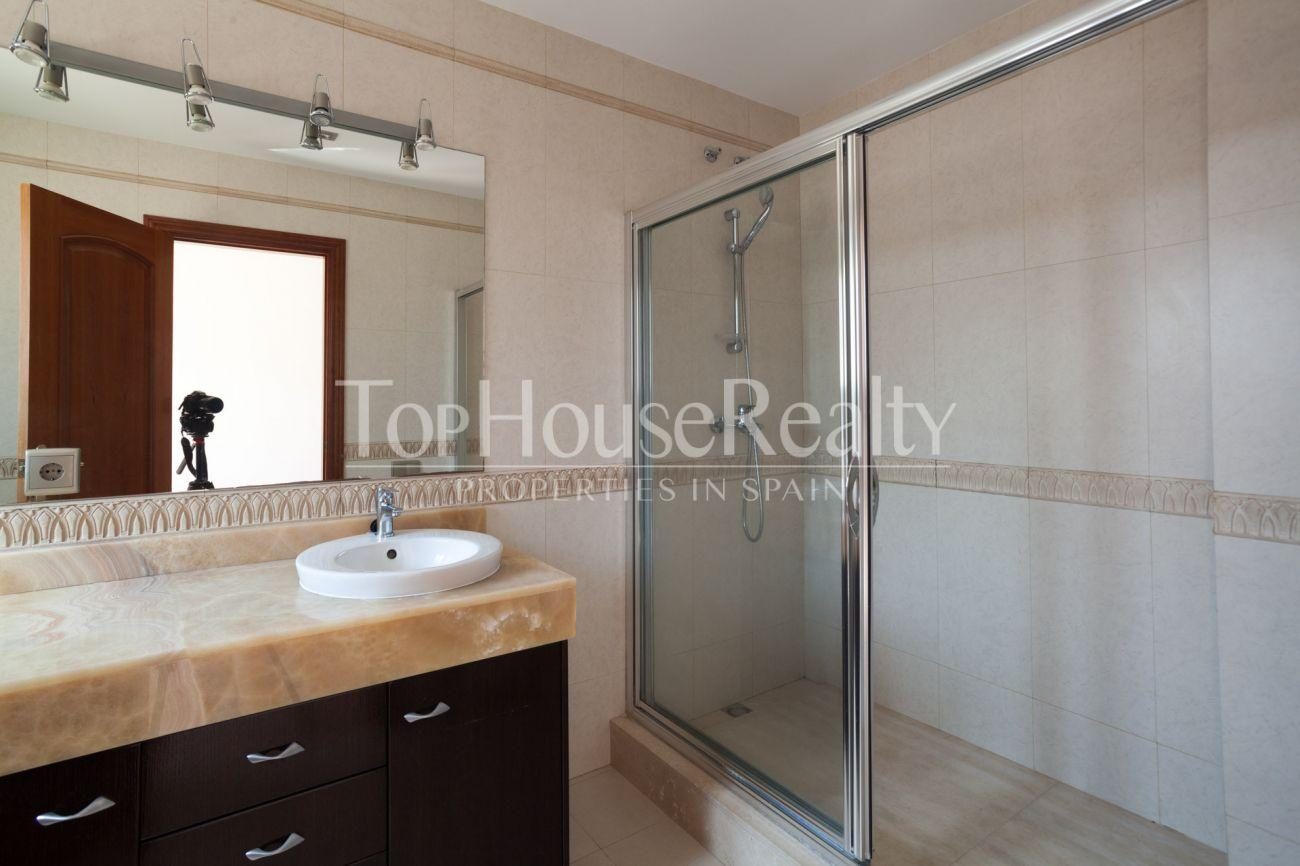 Large villa in the exceptional area of Sant Just Desvern